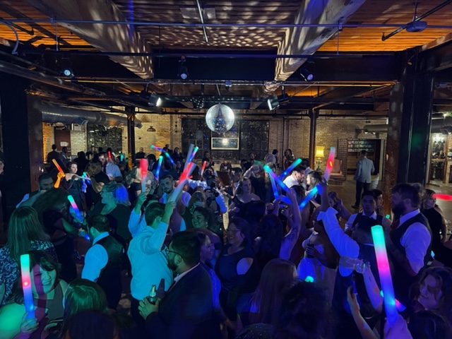 Moving N Grooving DJs