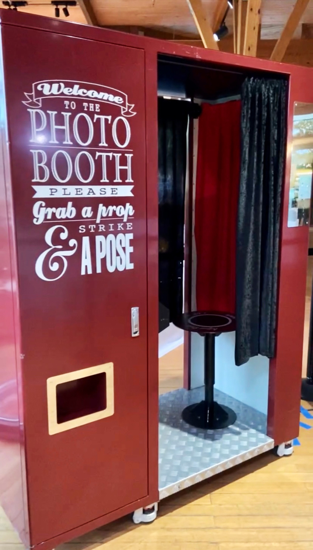 JE Hedges Photography & Photo Booths