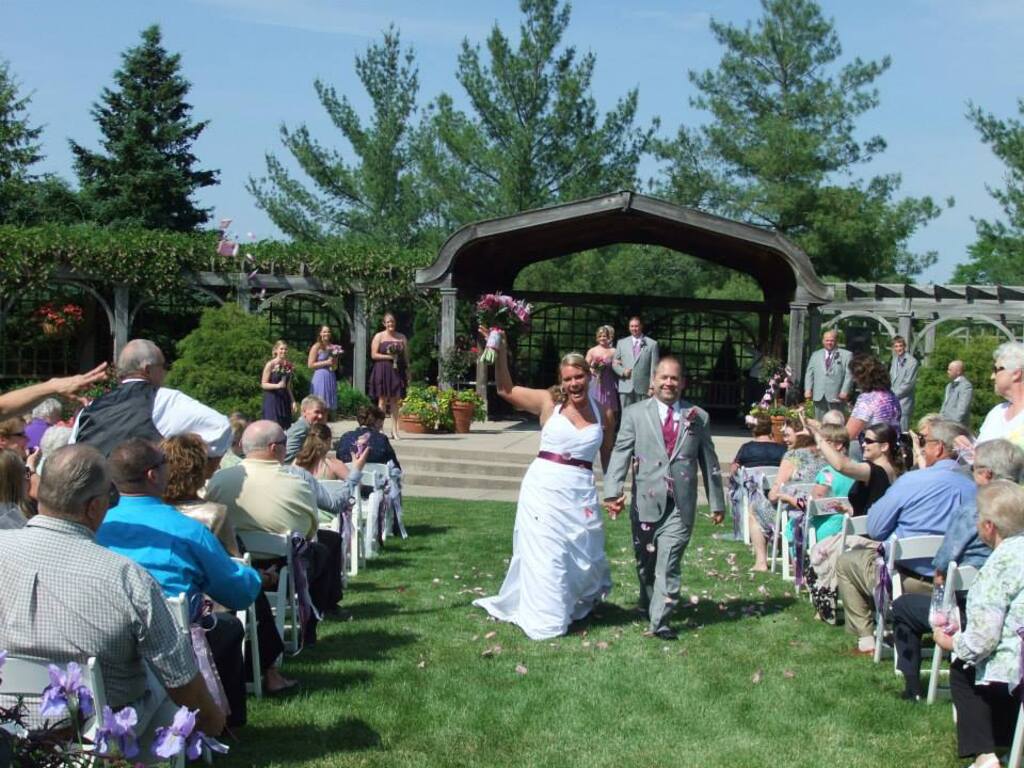 Jeti Entertainment Wedding DJ Service