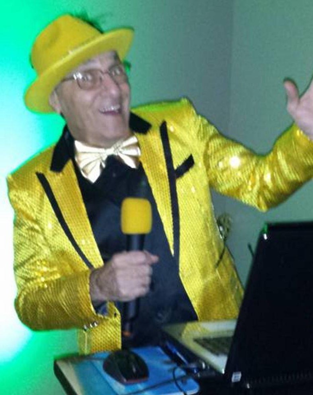 The DJ/Karaoke Joe Show