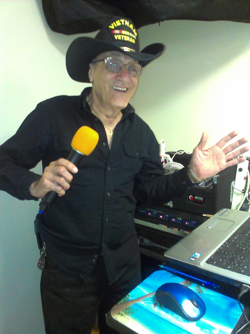 The DJ/Karaoke Joe Show